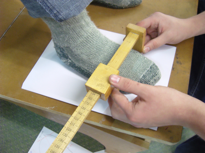 Taking the foot measurements